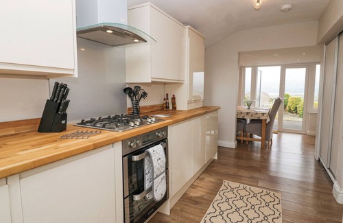 Kirkby-in-Furness Cabaña | THE KNOLL, family friendly, with a garden in Kirkby-In-Furness