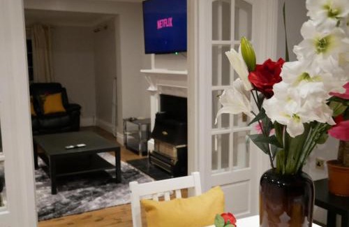 Barrow-on-Trent Casa | The Kyoto House - Four Spacious Cosy Bedrooms I Netflix & Large Rooms