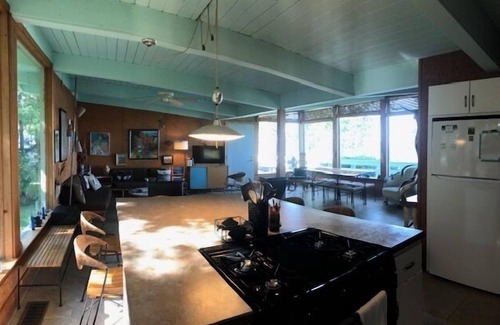 Ludington Casa | The Lake House - Sleeps 8