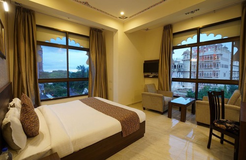 Shavri Colony Hotel | The Lake View Palace