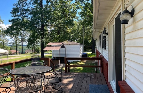 Mountain Home Cabina | The Lakehouse at Fish & Fiddle Family Resort & Extended Stay