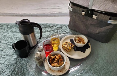 Geneva-on-the-Lake Hotel | The Lakehouse Inn Geneva