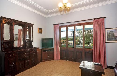 Tea Gardens Casa | The Lakes Cottage