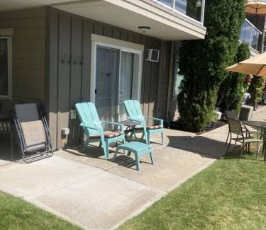 Central Okanagan Casa | The Lakeside Cabin with wide outside space #105