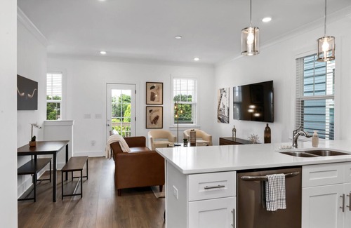 Lakewood Casa | The Lakeside Landing - Lakefront Condo with Rooftop