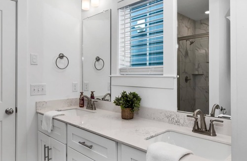 Lakewood Casa | The Lakeside Landing - Lakefront Condo with Rooftop