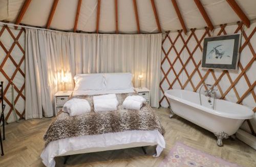 Beckford Casa | The Lakeside Yurt