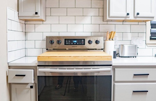 Gunter Afs Casa | The Landmark Residence-Cozy 3-bedroom condo in quiet neighborhood