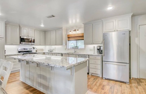 Brookeland Casa | The Lapis Leaf-Water front at Lake Sam Rayburn