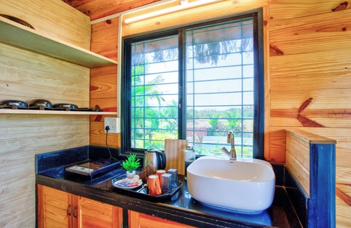 Candolim Hotel | The Lazy Cabanas