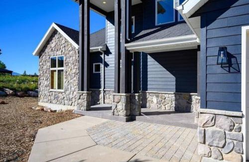 Eden Casa | The Ledges with Game Room and Theatre