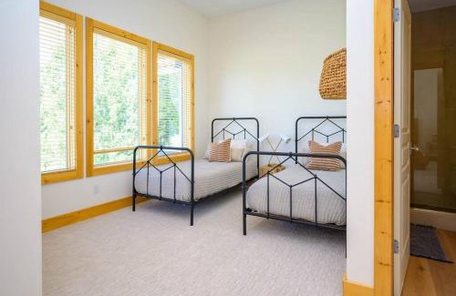 Eden Casa | The Ledges with Game Room and Theatre