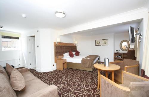 Salisbury Hotel | The Legacy Rose & Crown Hotel