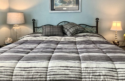 Boston Harbor Casa | The Lighthouse Room I Peace, Relaxation and Water!