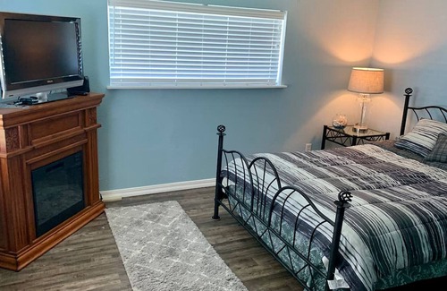 Boston Harbor Casa | The Lighthouse Room I Peace, Relaxation and Water!