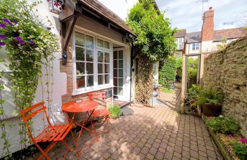 Ludwel Casa | The Lilley Pad in Ludlow Cosy, Central, Perfect for Couples, Netflix & Parking Permit