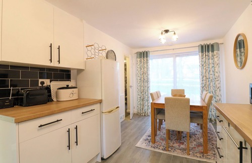 Chesterfield Cabaña | THE LILY PAD, family friendly, with a garden in Chesterfield