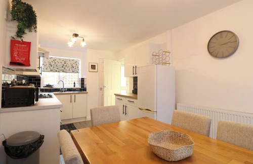 Chesterfield Cabaña | THE LILY PAD, family friendly, with a garden in Chesterfield