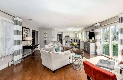 Wading River Casa | The Lindsay Luxurious Estate: Heated Pool, Hot Tub