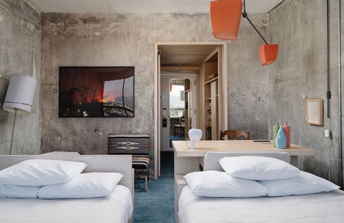 Wilshire Center Hotel | The LINE Hotel Los Angeles, 3x High-level Hollywood Hills View Double Rooms!