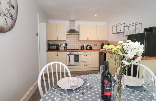 Chardstock Cabaña | THE LINHAY, family friendly, with a garden in Chardstock, Devon