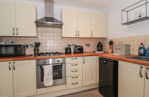 Chardstock Cabaña | THE LINHAY, family friendly, with a garden in Chardstock, Devon