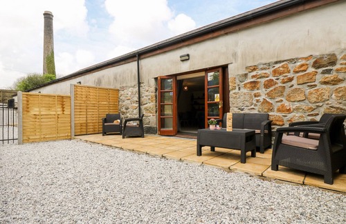 Stenalees Cabaña | The Linney@the West Dry