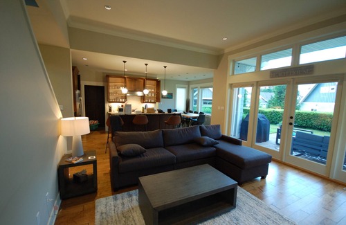 Regional District of Nanaimo Casa | The Little Beach House- Fully equipped Vacation Rental