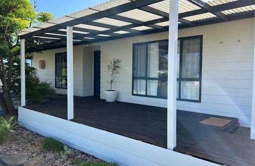 Port Willunga Casa | The Little Beach Retreat - Relaxing family sized home one street from the sea!