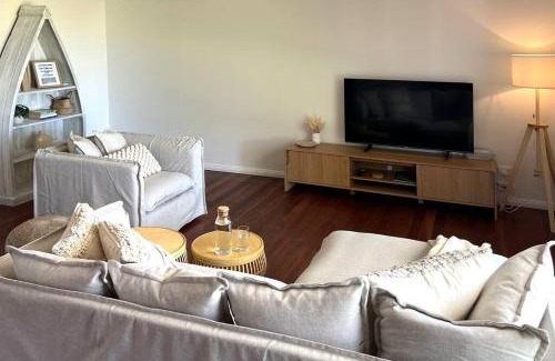 Port Willunga Casa | The Little Beach Retreat - Relaxing family sized home one street from the sea!