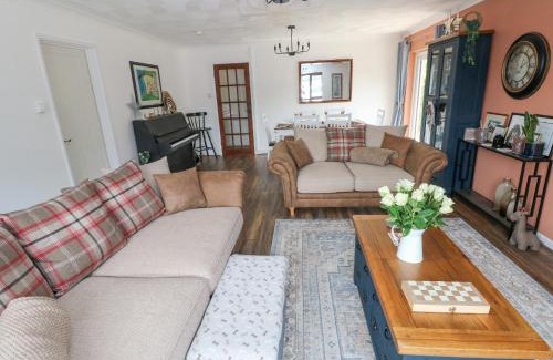 Llangain Casa | The Little Cwtch