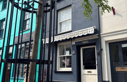 Machynlleth Casa | The Little Laura Ashley House