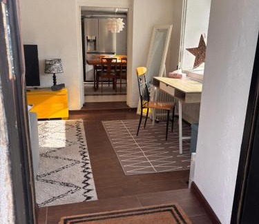 Boras Apartamento | The Little Nest Borås, Cozy Apartment with Parking