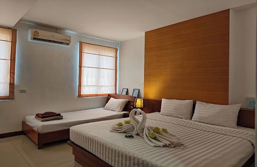 Talat Nuea Hotel | The Little Nest Phuket