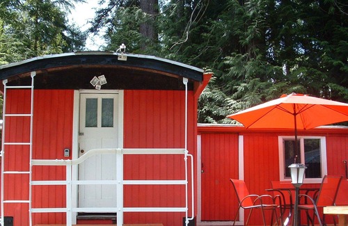 Greenwater Cabina | Dos cabañas y una cabaña / jacuzzi / torre de fiesta en la playa
