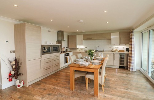 Westleigh Cabaña | THE LOBSTER POT, family friendly in Westward Ho!