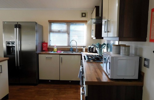 North Walsham Cabaña | The Lodge, Alder Country Park - a lodge that sleeps 4 guests in 2 bedrooms