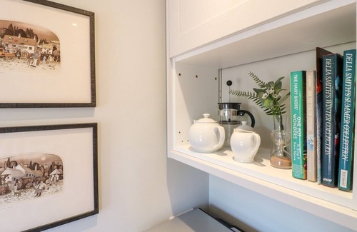 Checkley Cabaña | THE LODGE AT MIDDLETON HOUSE, pet friendly, with a garden in Stone