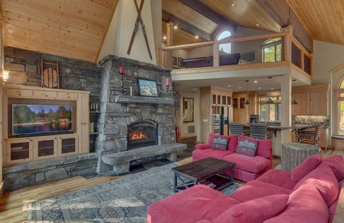 Truckee Casa | The Lodge at Swiss Lane - Tahoe Donner: 4 BR / 3. 5 BA cuatro habitaciones en Truckee, capacidad para 10