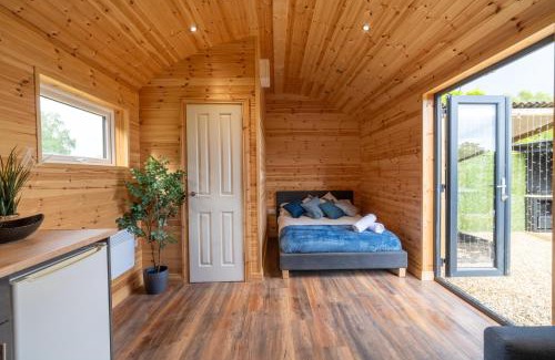Robertsbridge Otro | The Lodge at The Outside Inn