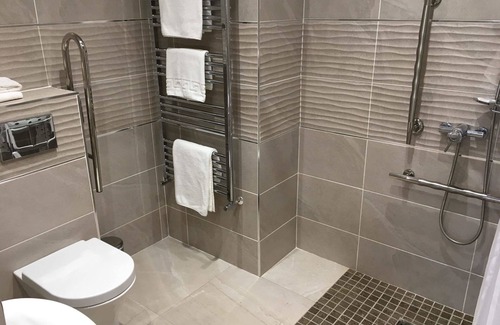 Coleraine Hotel | The Lodge Hotel