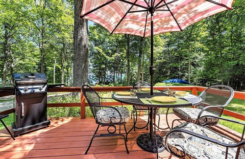 Cheboygan Cabina | The Lodge near Mullett Lake
