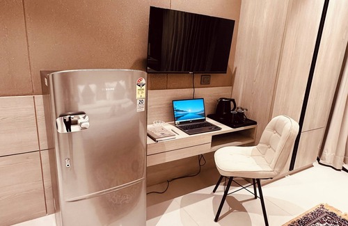 Gurugram Apartamento | The Lodgers Luxury Hotel Near GolfCourse