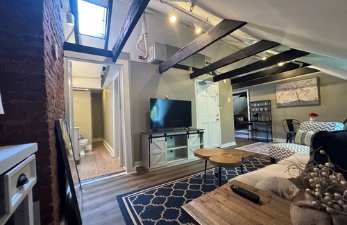 Downtown Apartamento | The Loft at East Patrick