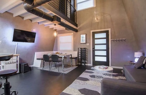 Athens Casa | The Loft House - Modern, Private Home, Mins to UGA