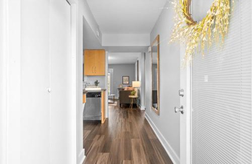 Clarksville Apartamento | The Lofts of Downtown - 540 N 2nd St - Unit 201 - Charming 2-Bedroom in the Heart of Clarksville TN