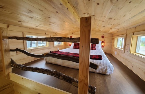 Lakeside Apartamento | The Log Cabin - Tiny House - Tiny Digs Lakeshore