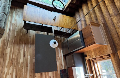 Hayward Cabina | The Log Haus on Round Lake — 6 Bedrooms, 11 Queen Beds