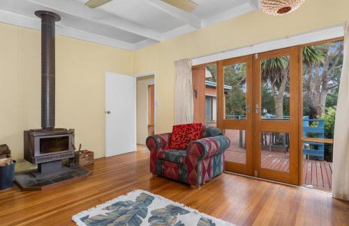 Inverloch Casa | The Lohr Shack - 150m from the beach