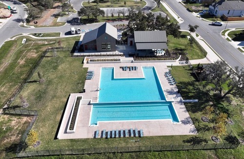 Kyle Casa | The Lone Star - A Perfect Place to Unwind
